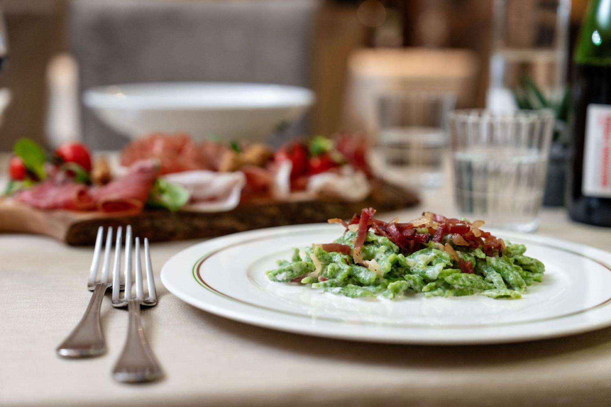 Hotel Val Di Sole Медзана Екстериор снимка