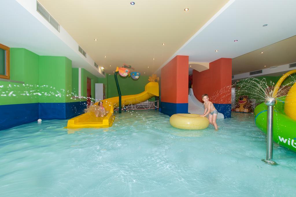 Hotel Val Di Sole Медзана Екстериор снимка