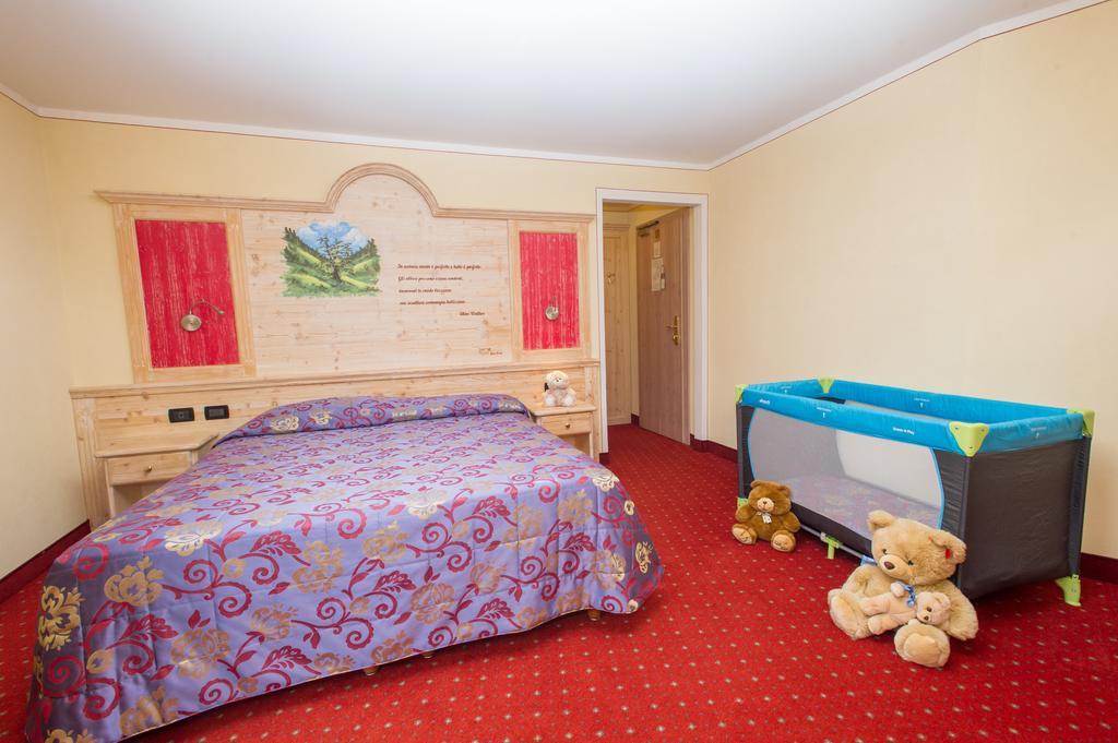 Hotel Val Di Sole Медзана Екстериор снимка