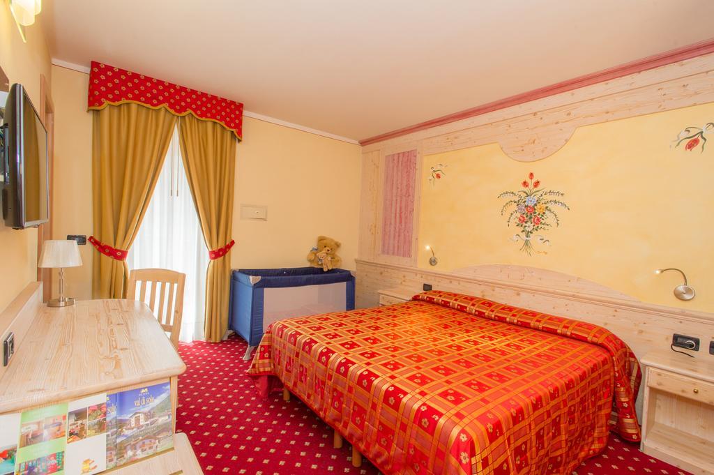 Hotel Val Di Sole Медзана Екстериор снимка
