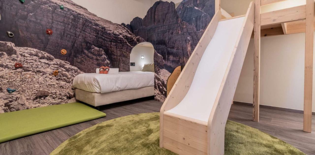 Hotel Val Di Sole Медзана Екстериор снимка