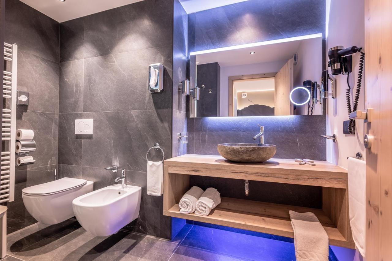 Hotel Val Di Sole Медзана Екстериор снимка